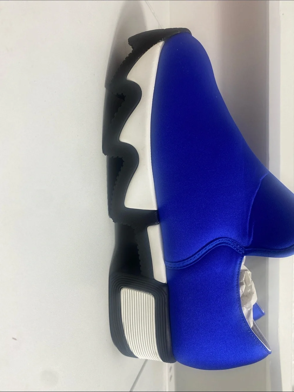 Iri vibrant cobalt